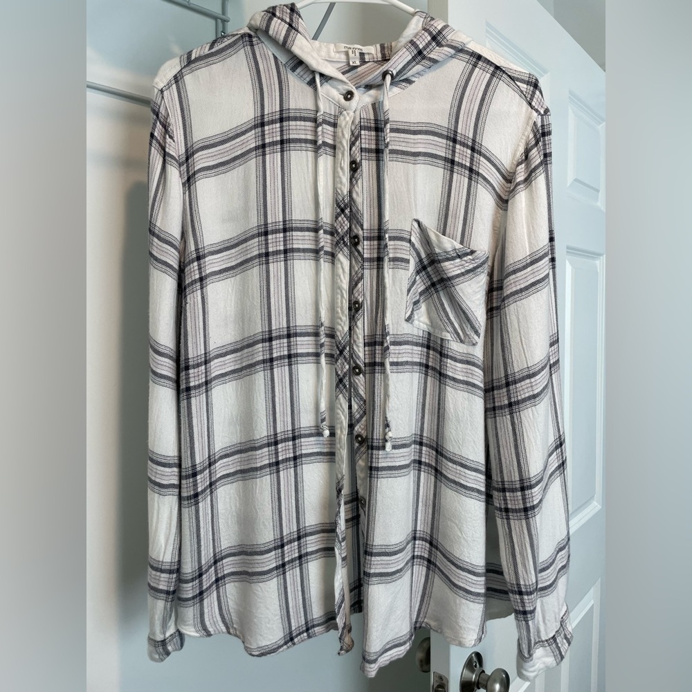 Maurice’s white, black, and light purple hooded button up shirt. Size XL.